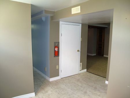 For Lease - 22 Louisa Drive, Guelph, Ontario - Photo 2