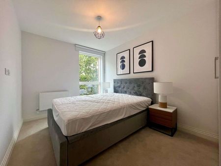 A two bedroom apartment at Huntley Wharf, built by Berkeley Homes in the centre of Reading. - Photo 4