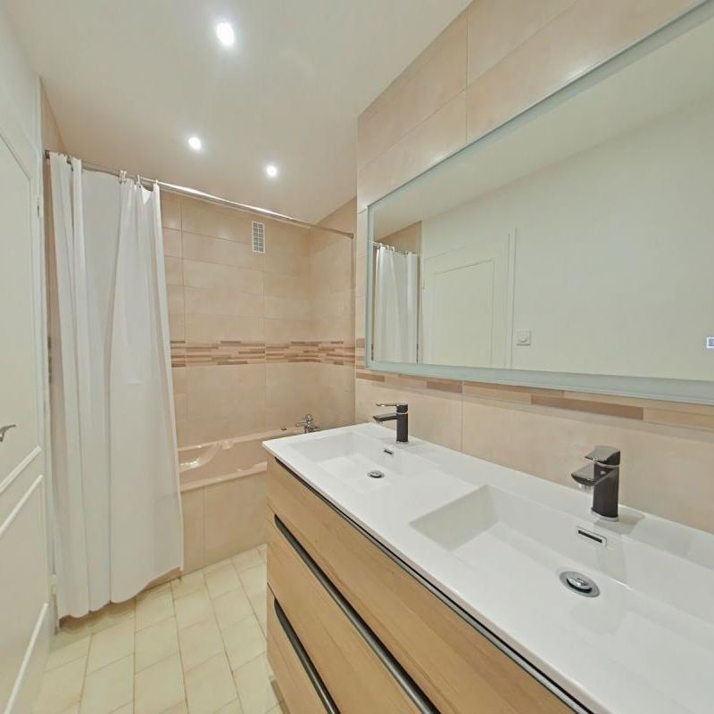 Location Appartement 4 pièces 93m² ROMANS SUR ISERE 26100 - Photo 1