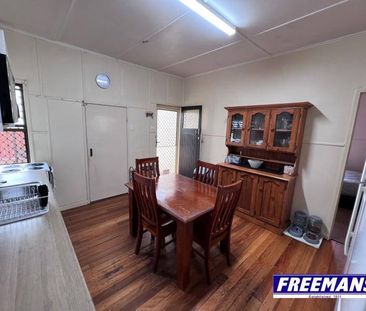 Fabulous Family Home with 9x7.5m shed extra high for mobile home & ... - Photo 3