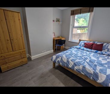 Room in a Shared House, Milton Road, SO15 - Photo 3