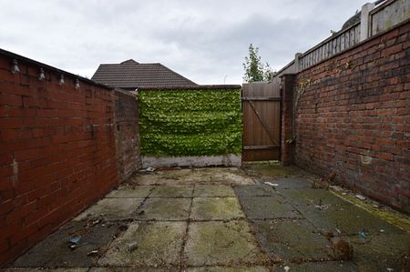 2 Bedroom Terraced House - Photo 3