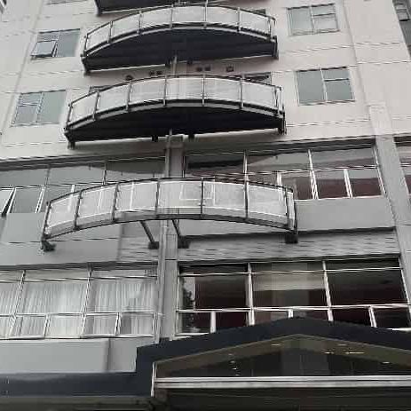 TIDY INNER CITY APARTMENT: - Photo 1