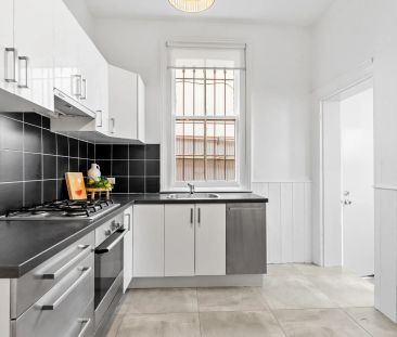 Charming Inner-City Retreat - Photo 3