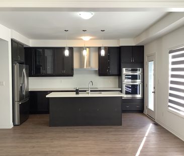 For Lease - 14 Connell Drive Unit# Upper, Georgina, Ontario - Photo 2