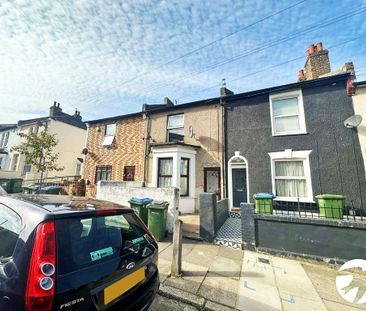 1 bedroom in a house share to rent - Photo 5