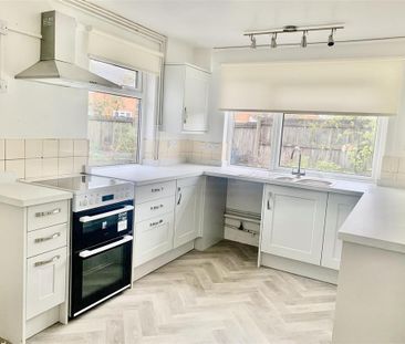 4 bedroom detached house to rent - Photo 4