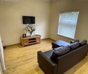 A ground floor one bedroom apartment to rent with an allocated park... - Photo 3