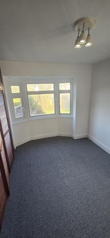 4 bedroom semi-detached house to rent - Photo 3