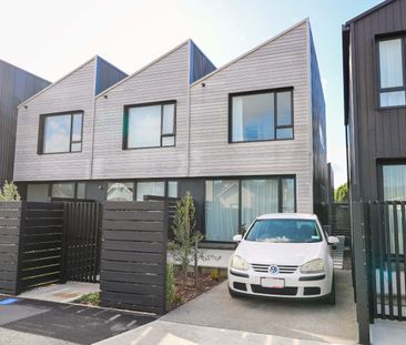 Petone Townhouse - Photo 2