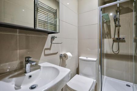 4 bedroom terraced house to rent - Photo 4