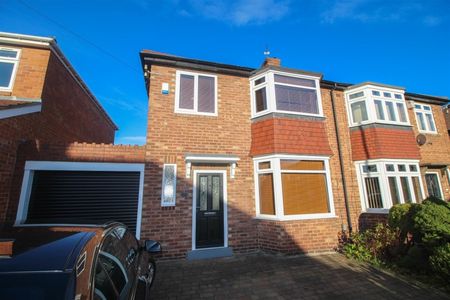 3 Bedroom House - Semi-Detached - Photo 2