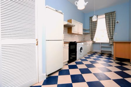 3Bedrooms, 2Bathrooms - Photo 4