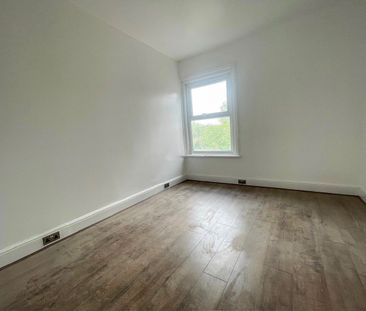 5 bedroom semi-detached house to rent - Photo 2