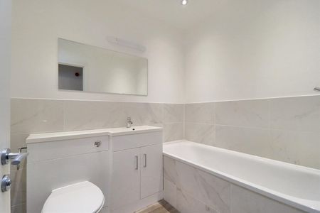 Surrey House, Hersham Village - Photo 5