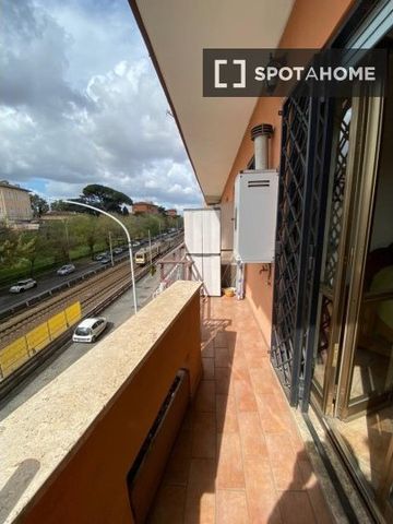 rome, Lazio 00176 - Photo 3