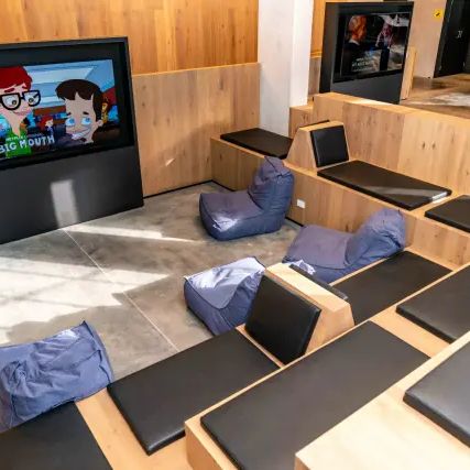 Studio Lower - Photo 1