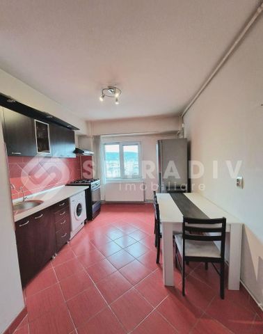 Apartament cu 2 camere decomandate, bloc cu lift- Plopilor - Fotografie 3