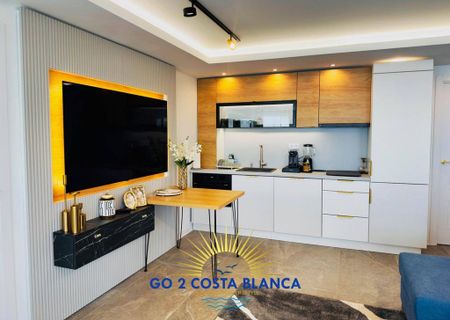 3 room luxury Flat for rent in Benidorm, Valencia - Photo 2