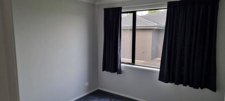 Delightful 2-Bedroom Unit - Comfort & Convenience - Photo 2