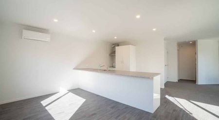 Easy Living on Tremaine! - Photo 5