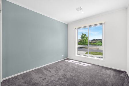 16 Bellhouse Crescent, Moncrieff ACT 2914 - House For Rent | Domain - Photo 3