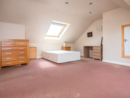 3 bedroom apartment to rent - Photo 2