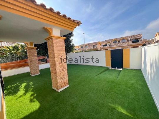 Alquiler de casa o chalet independiente en Lomas de Cabo Roig - Photo 1