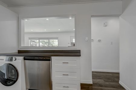 For Lease - 130 North Street, Orillia, Ontario - Photo 4