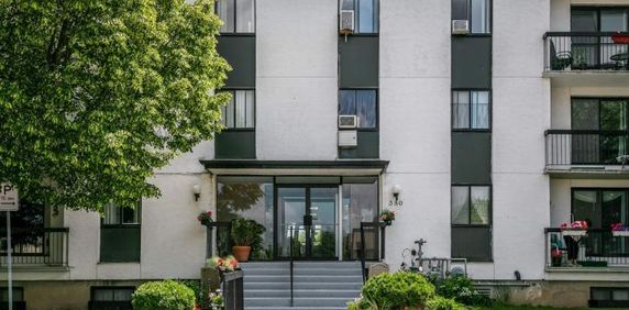 2 CH - 1 SDB - Saint-Jean-sur-Richelieu - $1,245 /mo - Photo 2