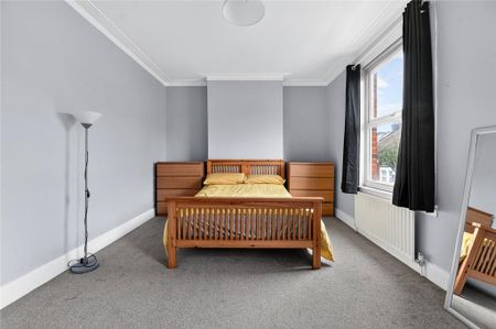 4 bedroom terraced house to rent - Photo 5