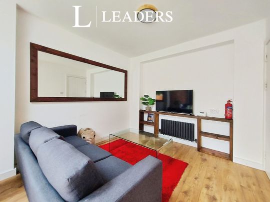 4 bedroom house to rent Hedingham Road, RM8 - Photo 1