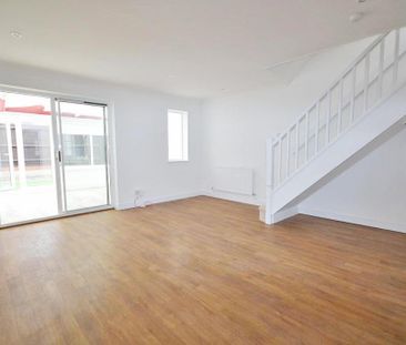 3 bedroom semi-detached house to rent - Photo 6