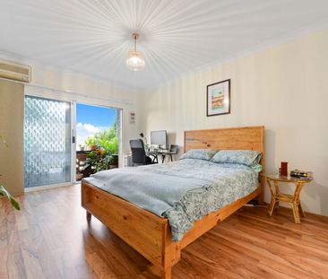 Large West Facing One Bedroom Apartment in a Convenient Location - Photo 5