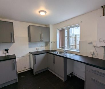 3 bedroom terraced house to rent - Photo 4