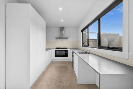 Contemporary Townhouse - Two Bedrooms, Two Bathrooms - Photo 3