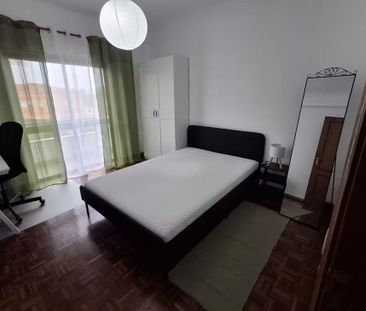 Rua Violante do Céu, Arrentela, Setúbal Municipality 2840 - Photo 5