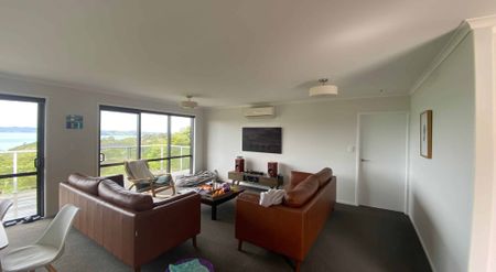 Modern Family Living at the Bay - Photo 5