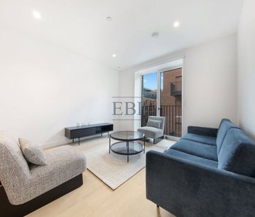 20 Parkview Avenue, Cricklewood, NW2 8AH - Photo 3
