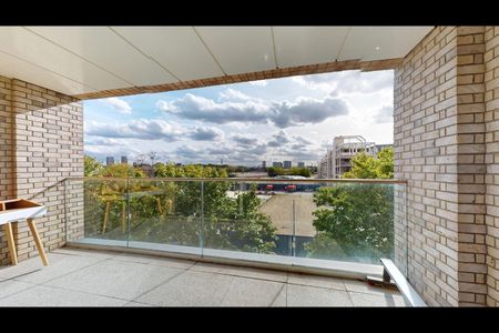 3 Bed Flat, Bay House, SE16 - Photo 2