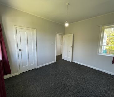Family Home in Karori - Photo 6