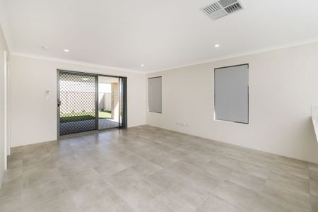 Cozy Family Home - Photo 3