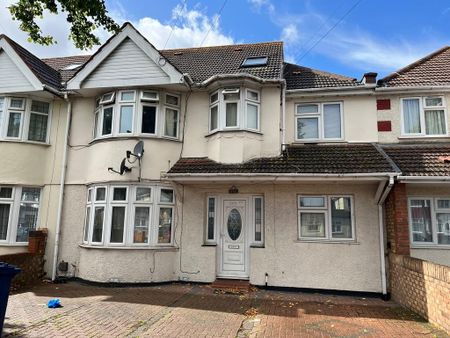 1 bedroom in a house share to rent - Photo 5