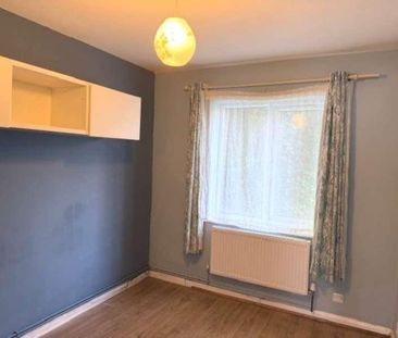 Whiteland Road, High Wycombe, HP12 - Photo 2
