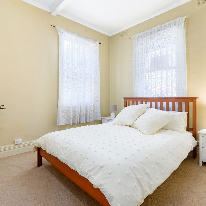 Central Albury Home With Character - Photo 1