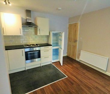 1 bedroom ground floor flat to rent - Photo 2