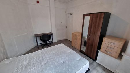 5 bedroom terraced house to rent - Photo 3