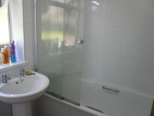 4 Bed - New Park Terrace, Treforest - £1,020 per month - Photo 1