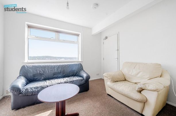 5 bedroom semi-detached house to rent - Photo 1