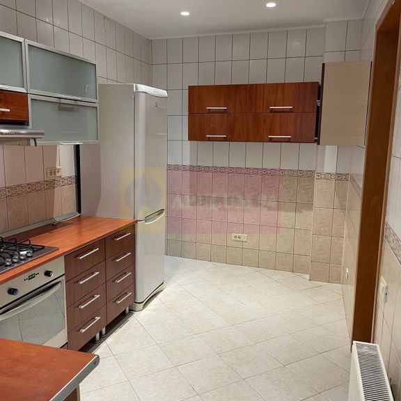 Casǎ de închiriat | MALL VITAN | 100 MP + Curte 40 MP - Photo 1